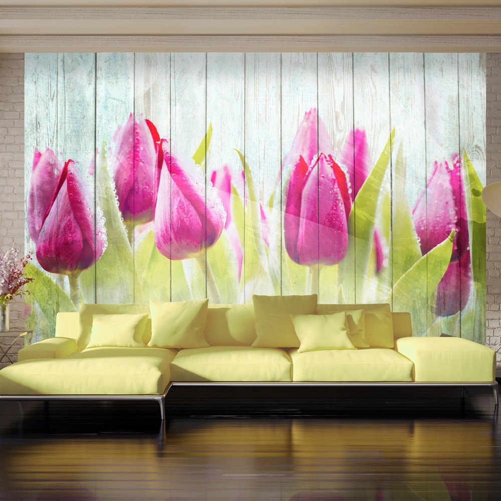 papier peint imitation lambris peint déco tulipes roses (GiFi-806363X)