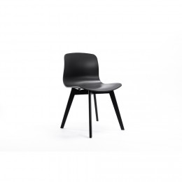 Chaise design noir et pieds en hêtre x 2