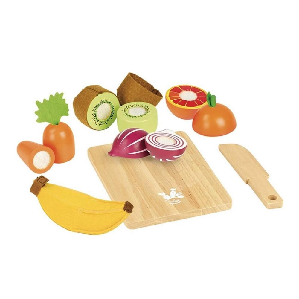 Panier avec légumes et fruits en bois