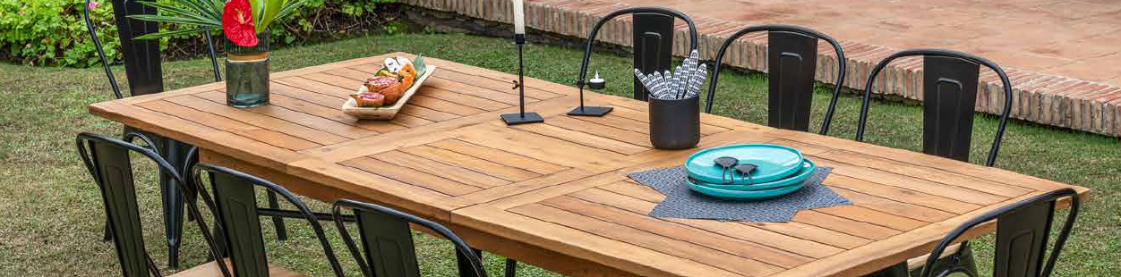 Les conseils et astuces pour rénover une table de jardin en bois | GiFi