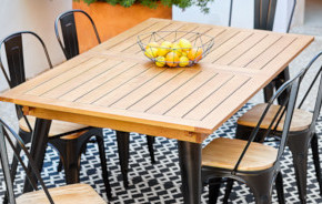 Comment rénover sa table de jardin en bois ? | GiFi